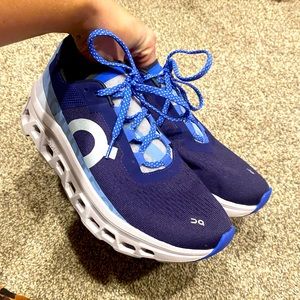 On Cloud Running/ Walking shoes